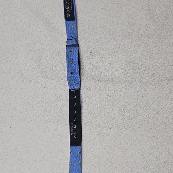 Brooks Brothers Light Blue Geometric Bow Tie - Picture 3 of 3